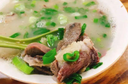 冬天吃羊肉汤