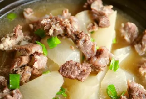 羊肉炖萝卜